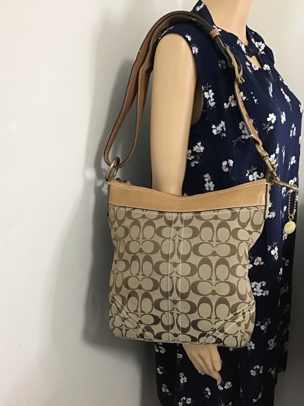 Coach Vintage Legacy Beige Brown Signature C Logo Leather Crossbody Bag - Picture 5 of 16